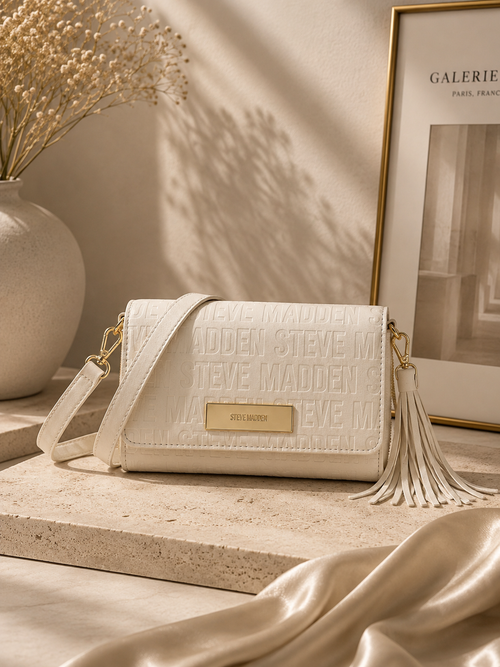Crossbody Steve Madden Marfil con logo en relieve