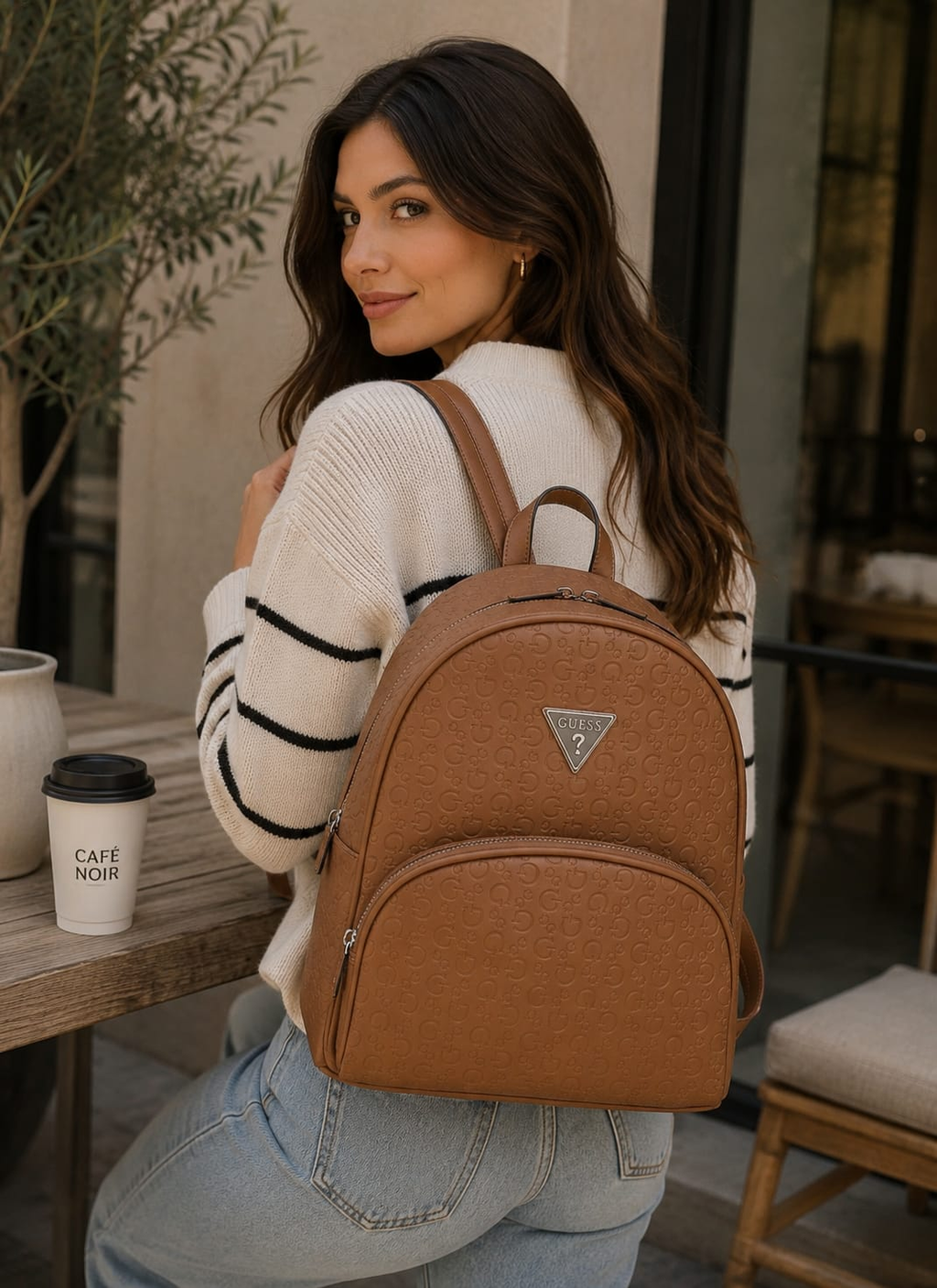 Mochila Jillian Cognac Guess - modelo